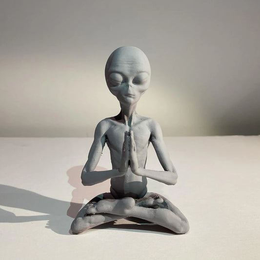 Mini Creative Meditating Alien Figurines Miniatures Resin Statue Modern Home Office Desktop Decoration Ornaments Sculptures Gift