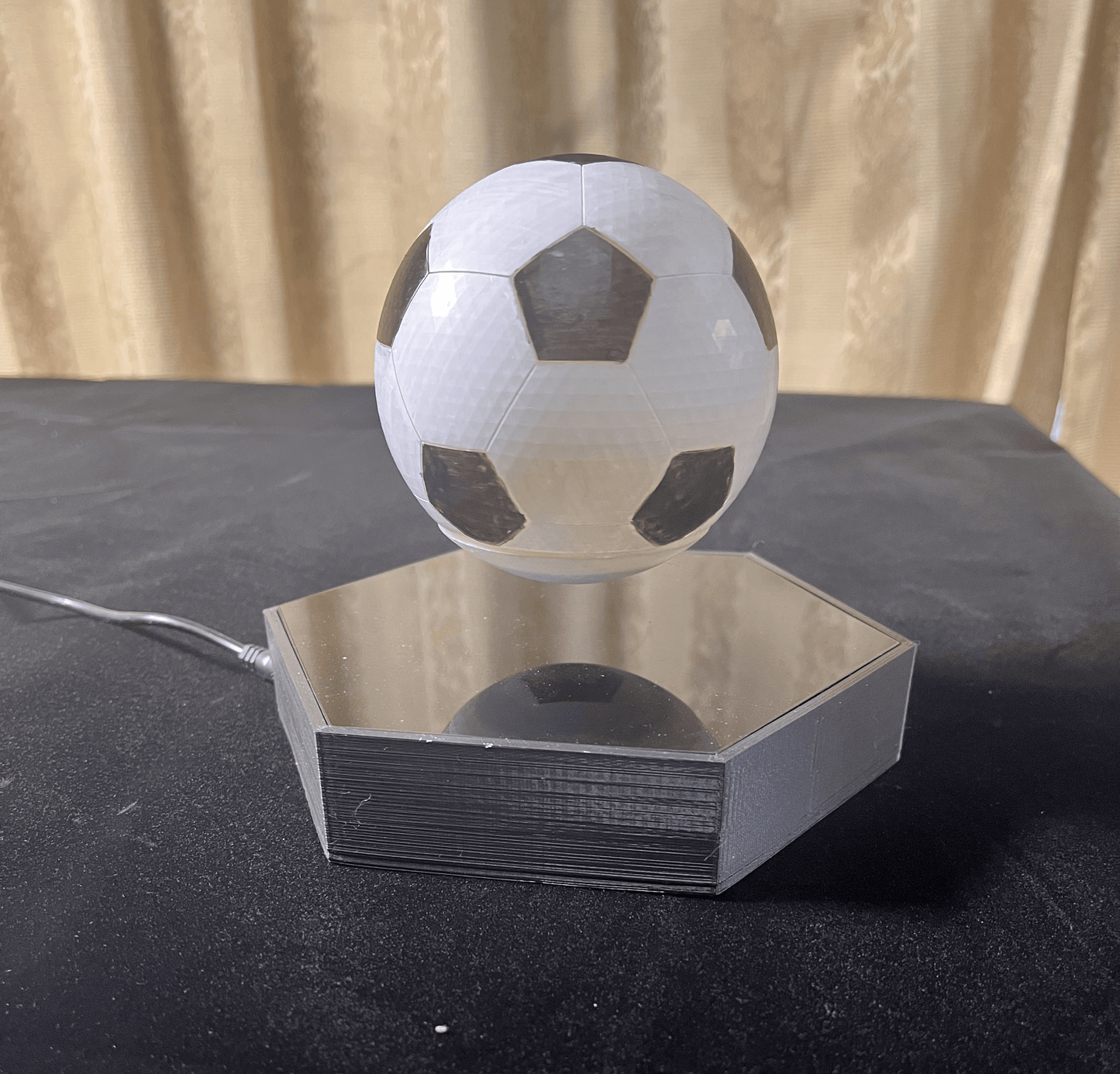 7 Stretch Magic Acrylic Soccer Ball & Silver Plated Bead Fan